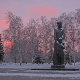 Памятник Сибирячке